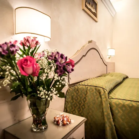 吉亚勒特酒店 3*