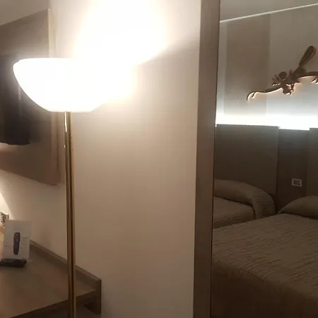 吉亚勒特酒店 酒店